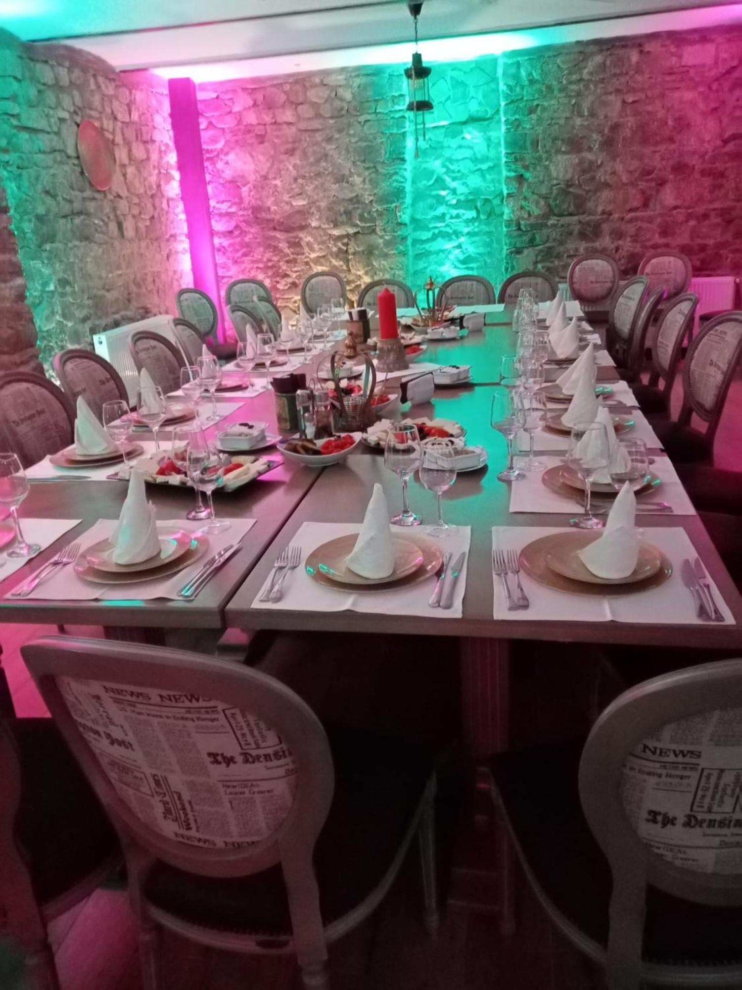 Hotel Boutique Vila Lakastel Sinaia Bagian luar foto