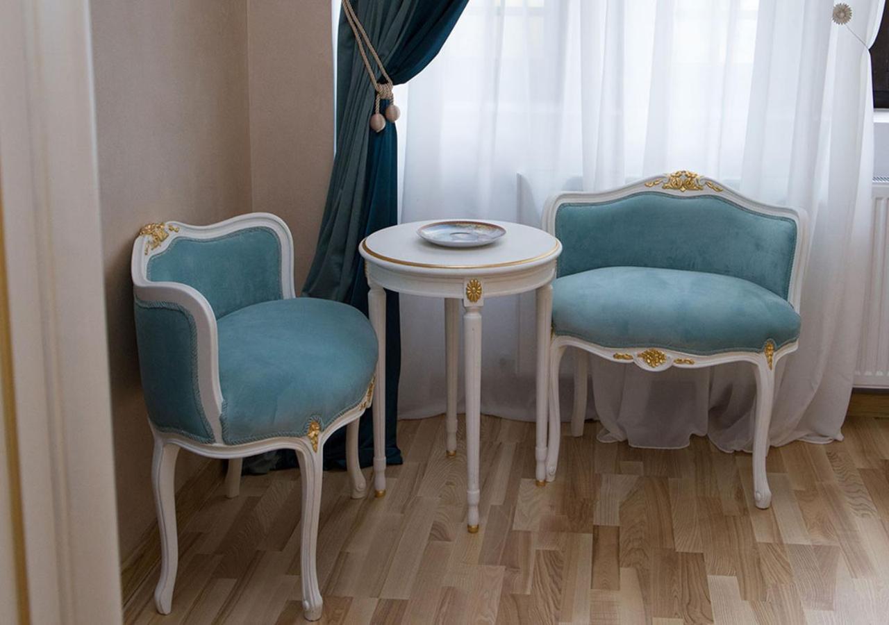 Hotel Boutique Vila Lakastel Sinaia Bagian luar foto